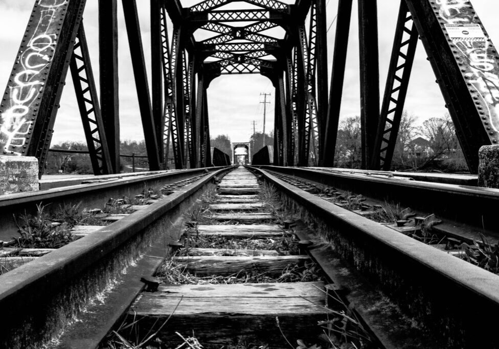 BW_Train-Trestle-Bridge