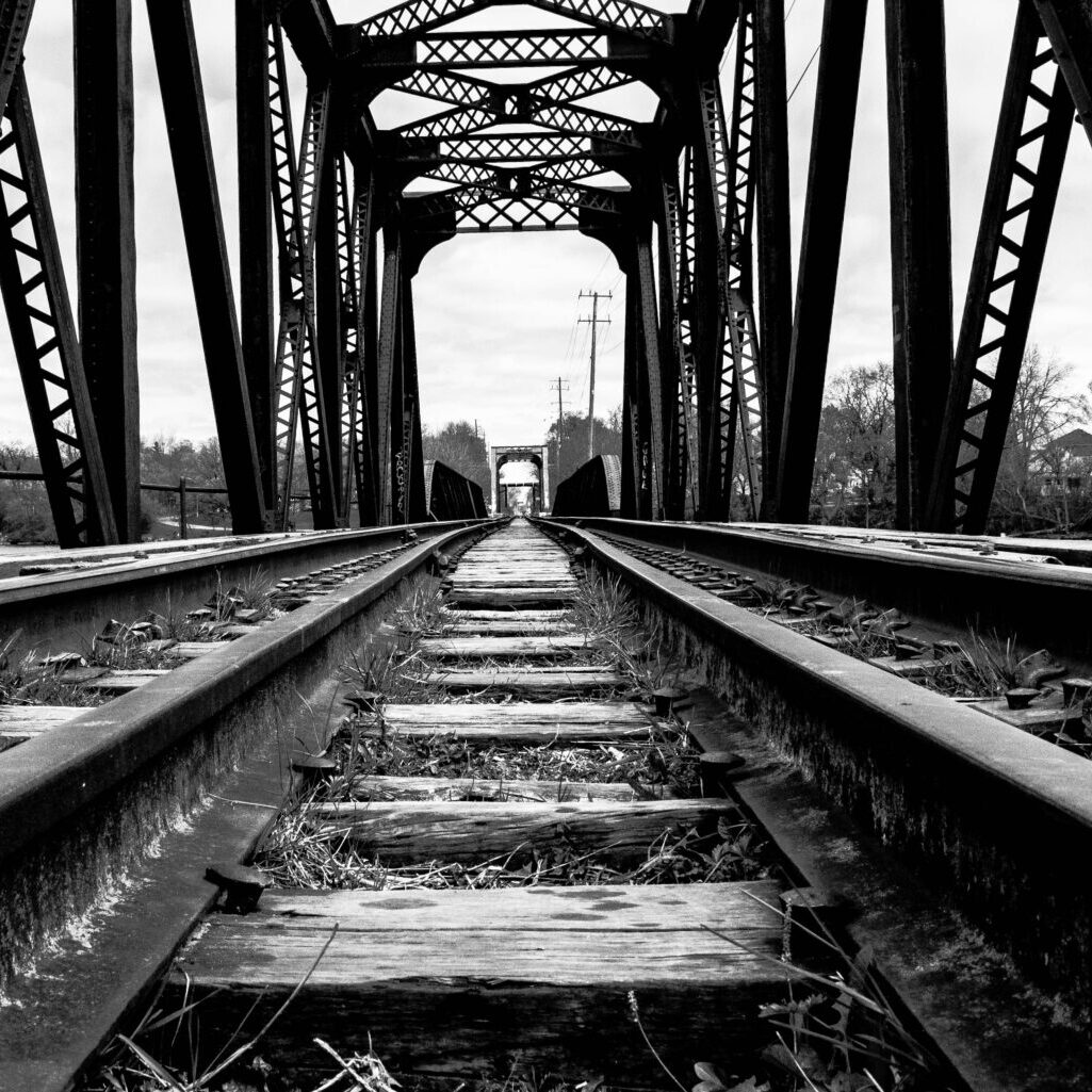 BW_Train-Trestle-Bridge