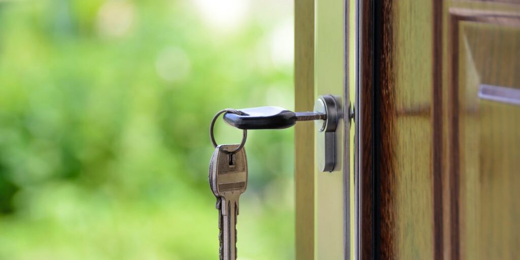 key hanging from door